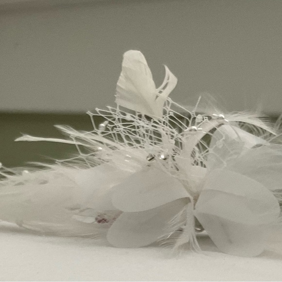 HAIR CLIP FLOWER & FEATHER WITH RHINESTONE, NEW BRIDAL - Picture 2 of 9
